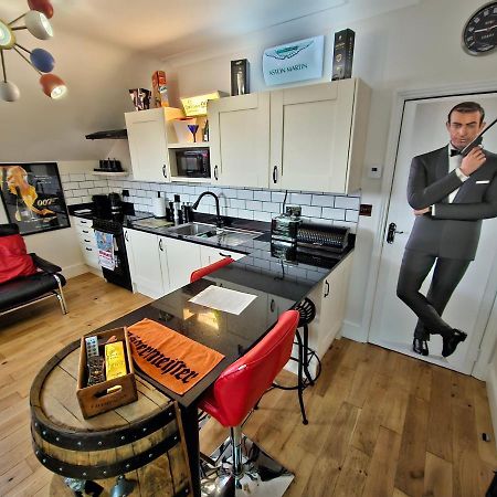 פורטסמות' Southsea Royale James Bond 3 Bed Cool Penthouse, Seafront Parking מראה חיצוני תמונה