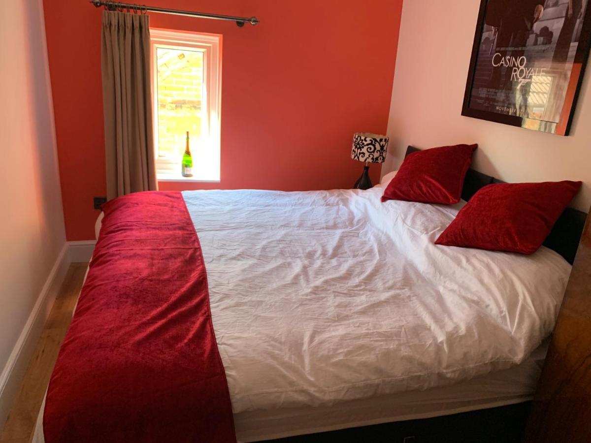 פורטסמות' Southsea Royale James Bond 3 Bed Cool Penthouse, Seafront Parking מראה חיצוני תמונה
