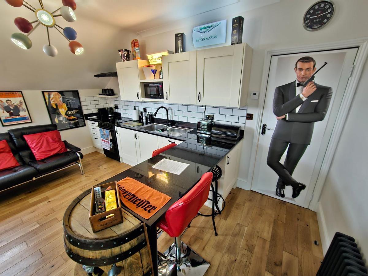 פורטסמות' Southsea Royale James Bond 3 Bed Cool Penthouse, Seafront Parking מראה חיצוני תמונה