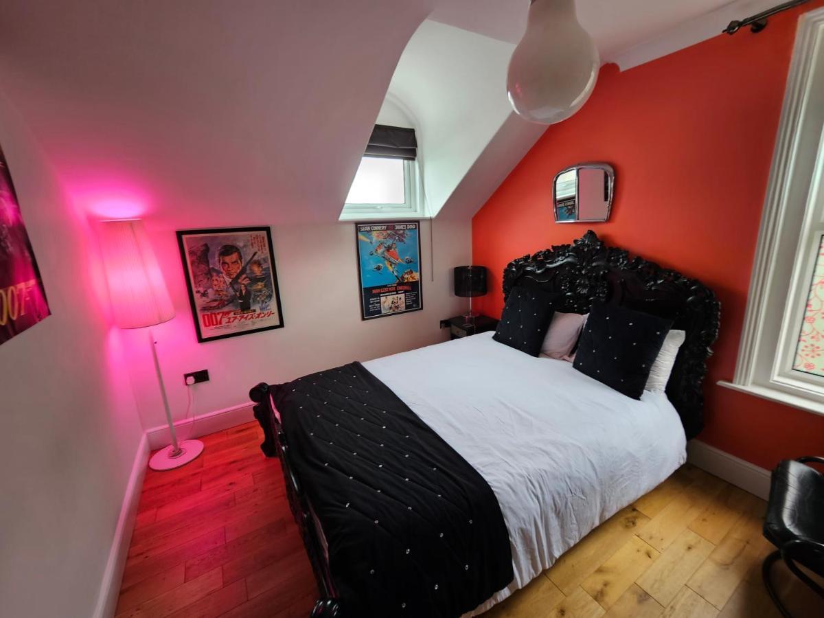 פורטסמות' Southsea Royale James Bond 3 Bed Cool Penthouse, Seafront Parking מראה חיצוני תמונה