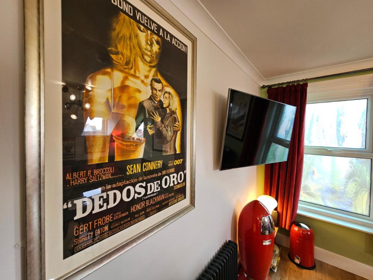 פורטסמות' Southsea Royale James Bond 3 Bed Cool Penthouse, Seafront Parking מראה חיצוני תמונה