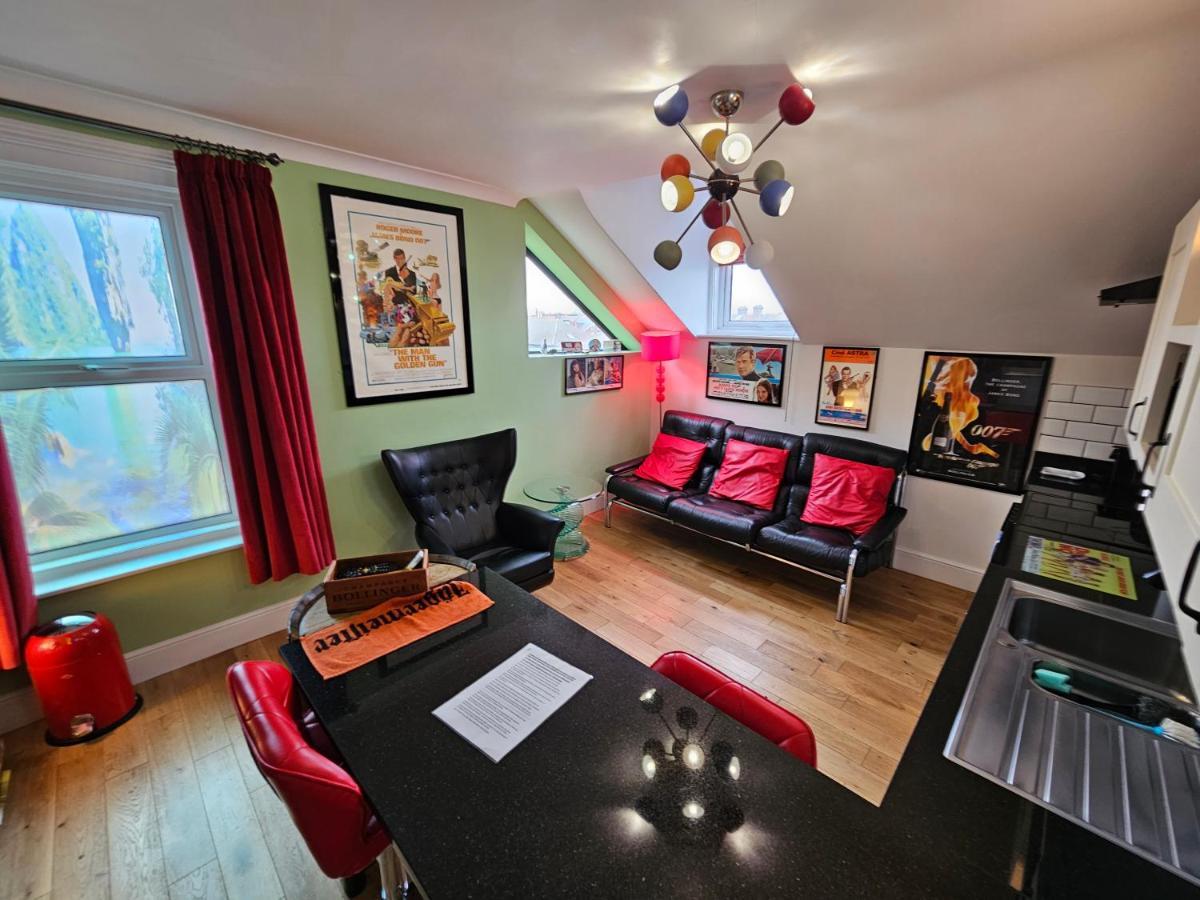 פורטסמות' Southsea Royale James Bond 3 Bed Cool Penthouse, Seafront Parking מראה חיצוני תמונה